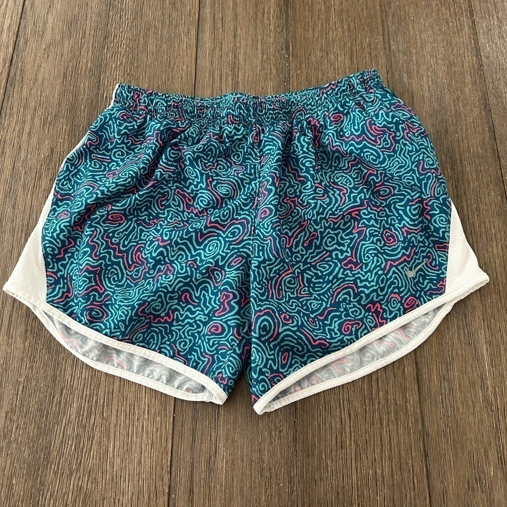 Nike Girls Dri Fit Tempo Running Shorts   Size Large.